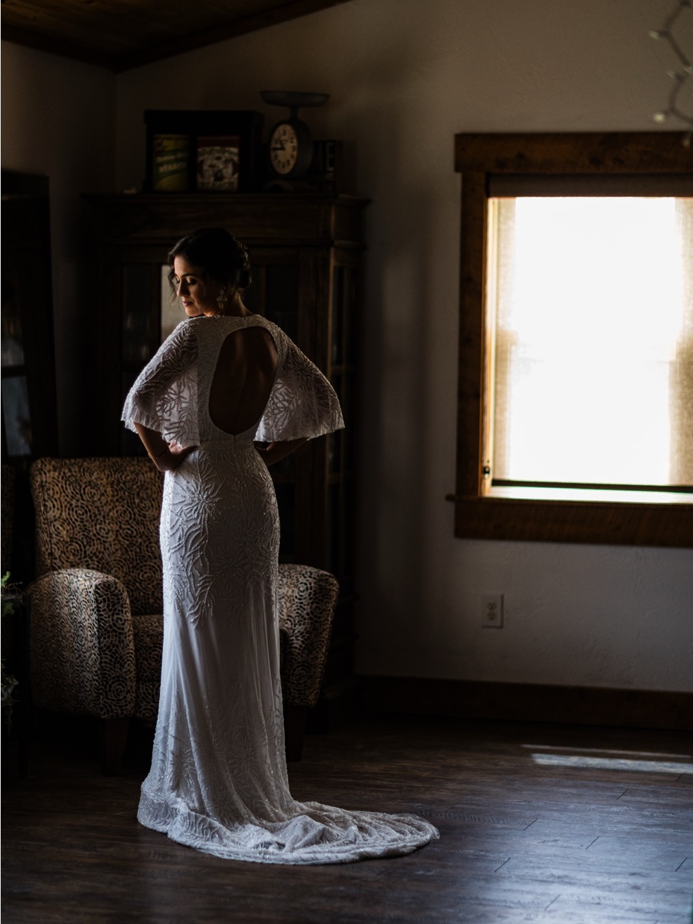 Elegant White Lace Wedding Dress with Open Back